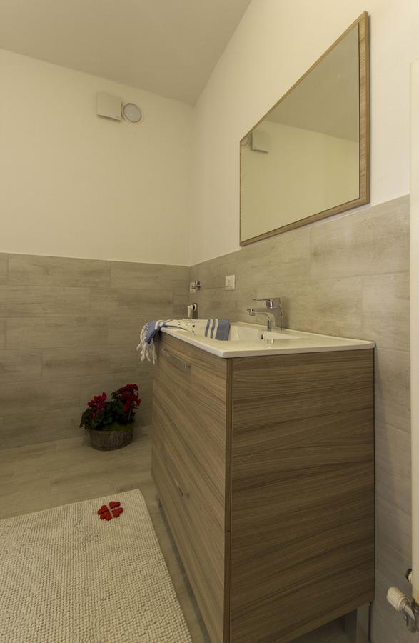Casa Madali' - Nel Borgo Daire Marone Dış mekan fotoğraf