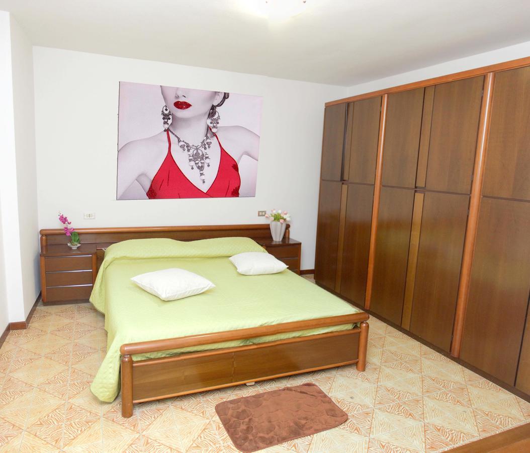 Casa Madali' - Nel Borgo Daire Marone Dış mekan fotoğraf